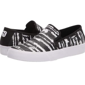 PUMA Slip On sneakers NWOT